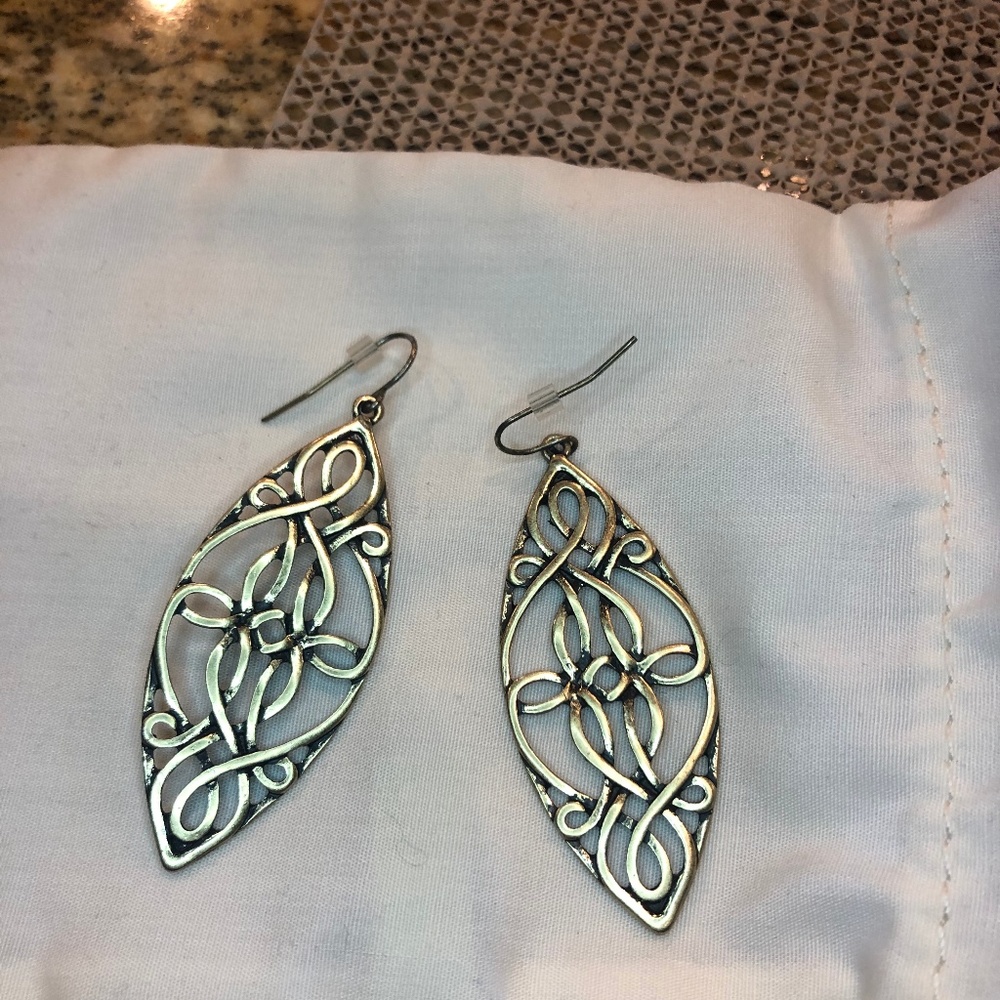 Premier Designs English Ivy Earrings